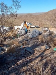 Así el ayazgo de 3 cuerpos en estado de osamenta y descomposición en el cerro carnero Las prendas Las siguientes 1. Camisa playera estilo polo color roja Pantalón azul marino y cinto color negro 2.Camisa negra ,pantalón negro cinturón pitiado, suéter camuflaje, 3.Camisa verde militar o negra ,pantalón militar, tenis color café y calcetas verdes Para mayor información acudir a fizcalia mañana 3 tesoros regresaran a casa ,no como quisiéramos Pero tendrán un lugar digno donde descanzar 🙏🤍