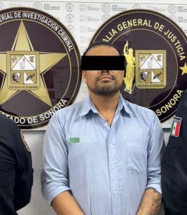 Joel Antonio “N”, de 23 años, fue vinculado a proceso ante sólidos datos de prueba por parte de la Fiscalía General de Justicia del Estado de Sonora (FGJES), por su probable responsabilidad en el delito de robo con violencia en las personas, cometido de noche y en transporte público, en perjuicio de José Luis “N”, de 57 años, en Ciudad Obregón.